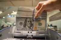 کاهش قیمت ارز و ثبات طلا