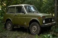 ببینید| مراحل بازسازی و تعمیر یک خودروی لادا نیوا که سالها در جنگلی رها شده بود