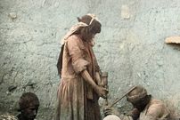 تصاویر؛ سفر به عصر قاجار؛ از «خانه‌ای در گیلان» تا «عکس خانوادگی زیر کرسی»
