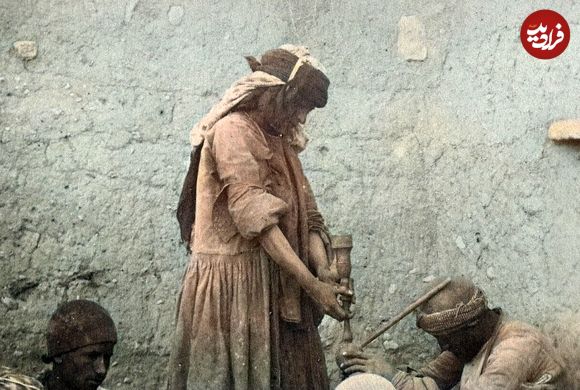 تصاویر؛ سفر به عصر قاجار؛ از «خانه‌ای در گیلان» تا «عکس خانوادگی زیر کرسی»