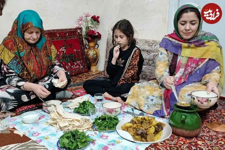ببینید| غذای روستایی در ایران؛ پخت آبگوشت سنتی بدون رب گوجه و با کلم قمری