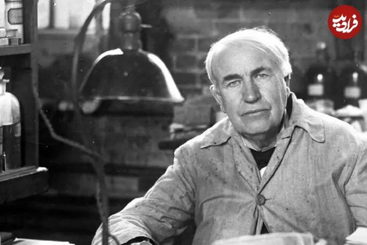 عکس| توماس ادیسون در کنار یک خودروی برقی، سال ۱۹۱۳