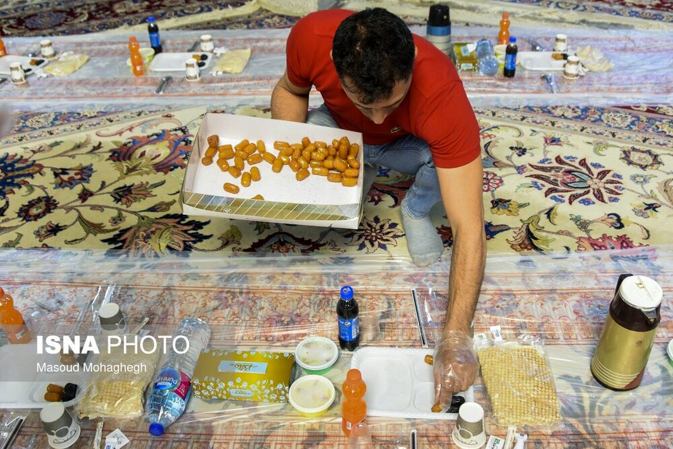 (تصاویر) سنت افطاری نیمه ماه رمضان در سمنان