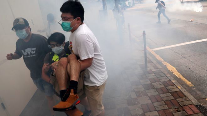 حمله پلیس هنگ کنگ به معترضان