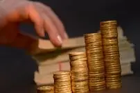 بازگشت قیمت دلار، عقب‌نشینی کانالی سکه