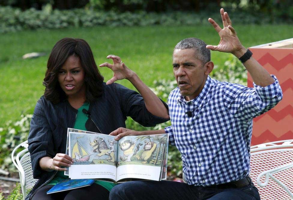 عکس/ اوباما و میشل قصه ترسناک تعریف می‌کنند!