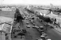 عکس/ پارک ماشین در وسط خیابان