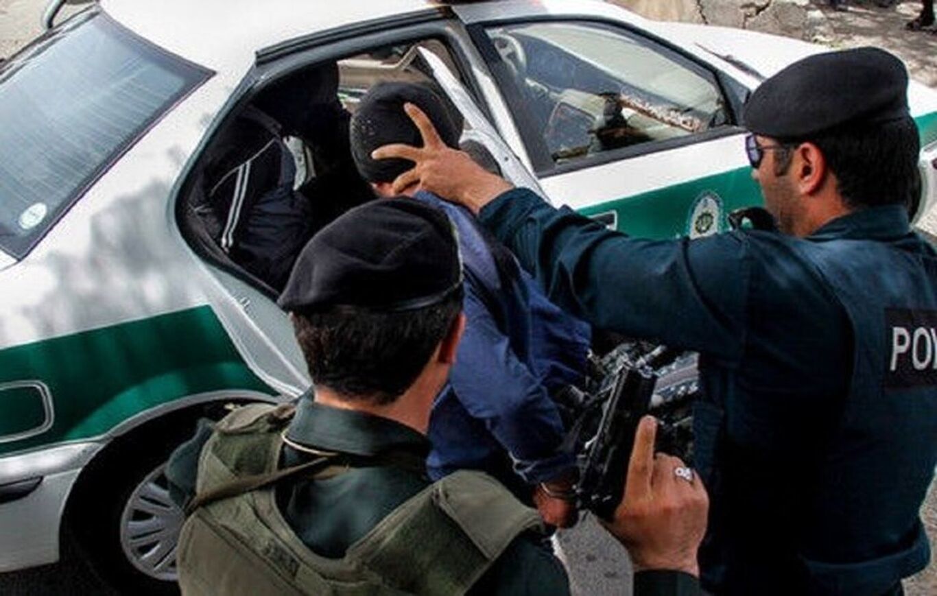 (ویدئو) تعقیب و گریز پلیس با قاچاقیان مواد مخدر در اتوبان تهران - قم