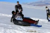 (ویدئو) غرق شدن دلخراش یک پدر و فرزند در دریاچه یخ زده چغاخور