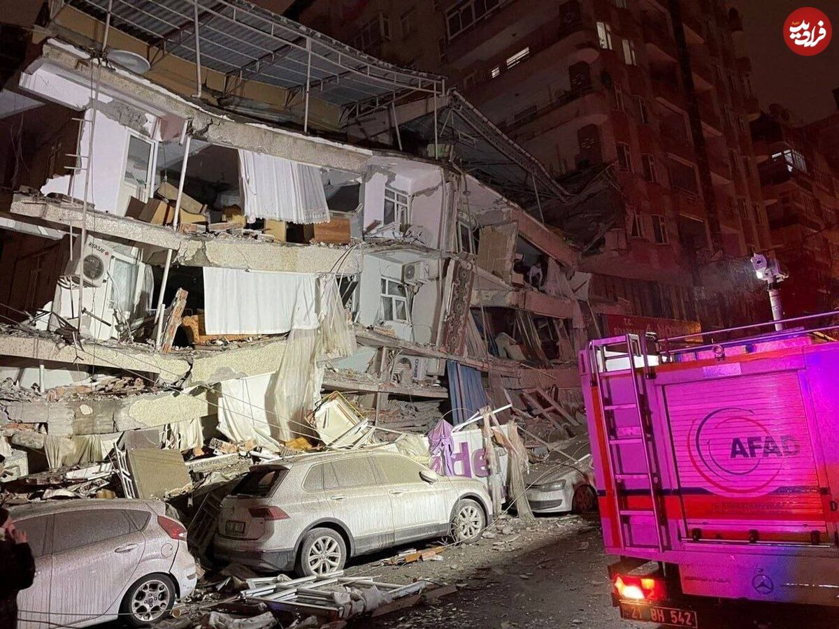 (ویدئو) لحظه هولناک ریزش ساختمان ۸ طبقه در پی زلزله ۷/۸ ریشتری در ترکیه