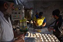 تصاویر/ حرکت کاروان زائران پیاده به سمت مشهد