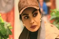 عکس| سفر زمان؛ تیپ و چهرۀ «صحرا اسداللهی» در نمایش «سگ نگهبان»؛ سال 1403
