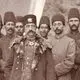 عکس| سفر زمان؛ تصویری از «ناصرالدین شاه با دوربین روی تخت مرمر»؛ 134 سال قبل