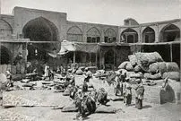 تصاویر؛ سفر در زمان؛ عکس‌های تاریخی از ایران ۹۰ سال پیش: از چوب بری تبریز تا پیر بازار انزلی!