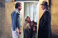 اکران مردمی «کارگر ساده نیازمندیم» با حضور جواد عزتی و نازنین بیاتی