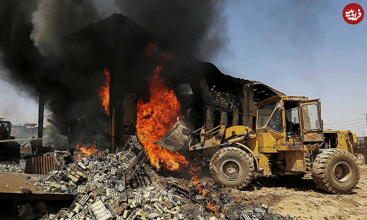 تصاویر/ آتش‌سوزی در واحد صنعتی تولید چسب - قم