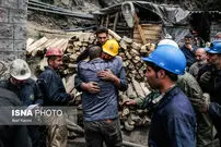 تصاویر/ شیون مادران داغدار در محل معدن