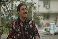 عکس| سفر به گذشته؛ «رحمت امینی» در پشت صحنه سریال پایتخت 7 در 49 سالگی؛ سال 1403