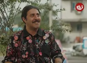 عکس| سفر به گذشته؛ «رحمت امینی» در پشت صحنه سریال پایتخت 7 در 49 سالگی؛ سال 1403