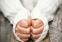 احساس لرز و سرمای مداوم چه علتی دارد و نشانه چیست؟