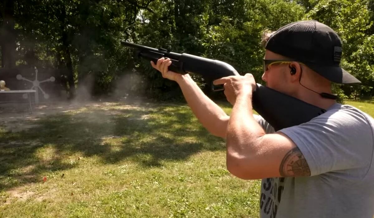 (ویدیو) قدرت وحشتناک اسلحه ساچمه زنی «شات گان» 
