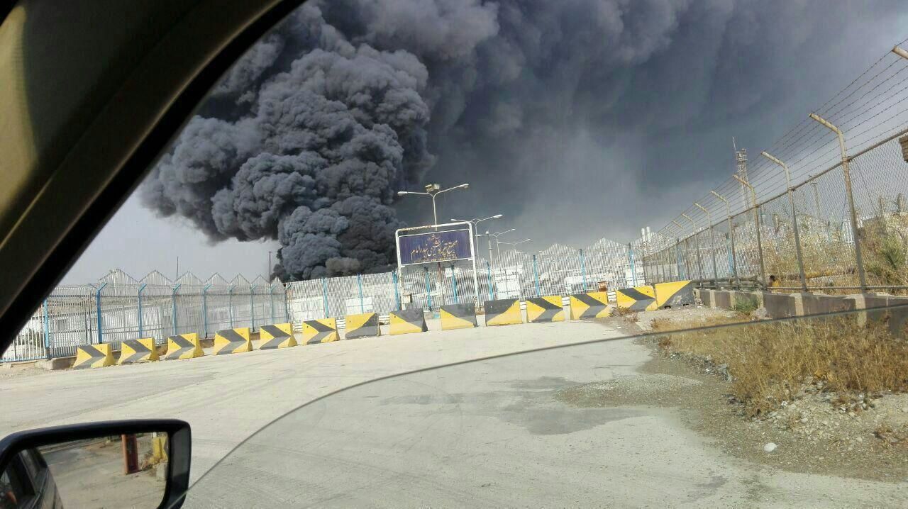 عکس/ آتش‌سوزی در پتروشیمی بندر امام ماهشهر