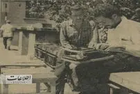 ( عکس) دکه ویژه میرزا بنویس‌ها جلوی اداره پست ساخته شد