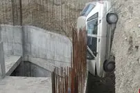 عکس/ نجات معجزه‌آسای راننده خودرو