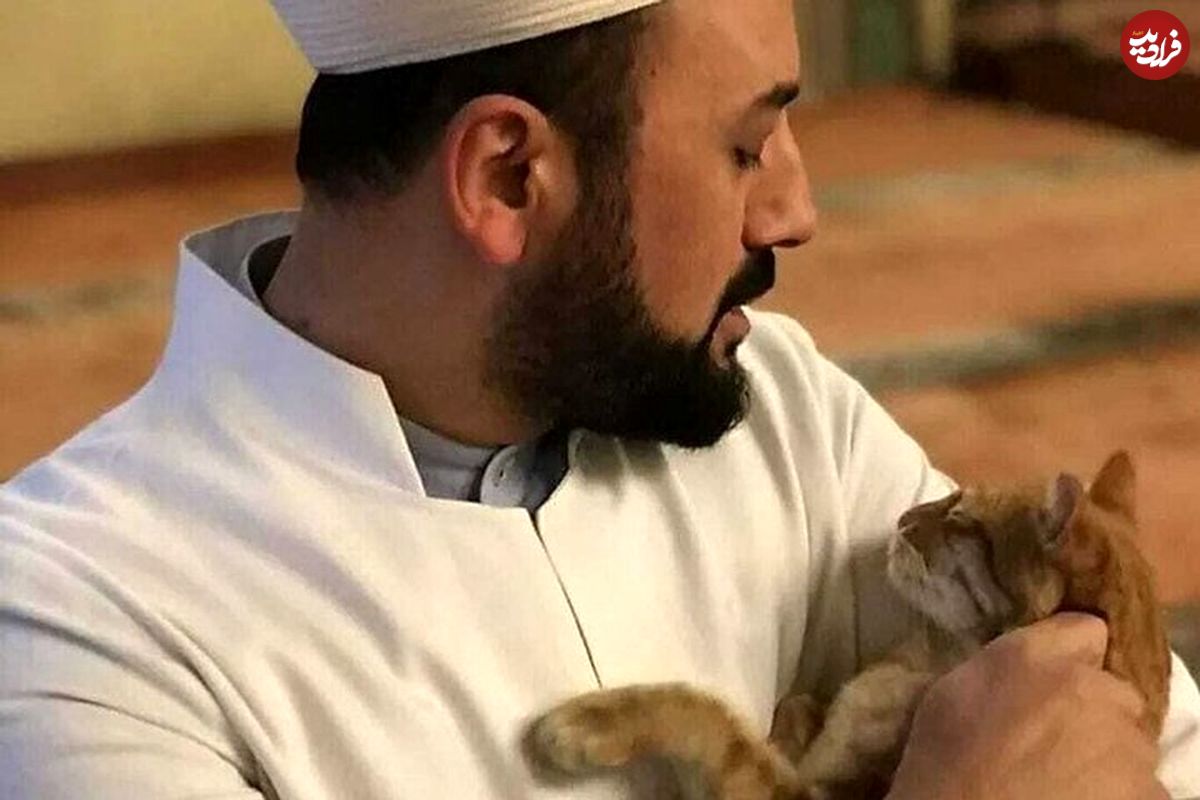 (ویدئو) ادامه داستان امام جماعت و گربه؛ این بار زایمان یک گربه در منبر مسجد!