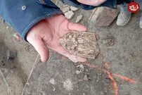 کشف مجسمۀ الهۀ عریان در یک زباله‌دانی باستانی