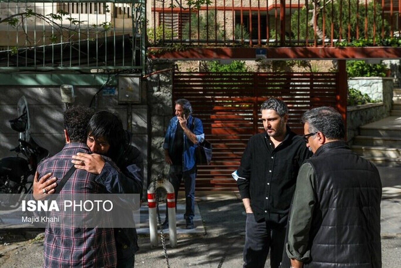 (تصاویر) حال و هوای منزل کیومرث پوراحمد در تهران