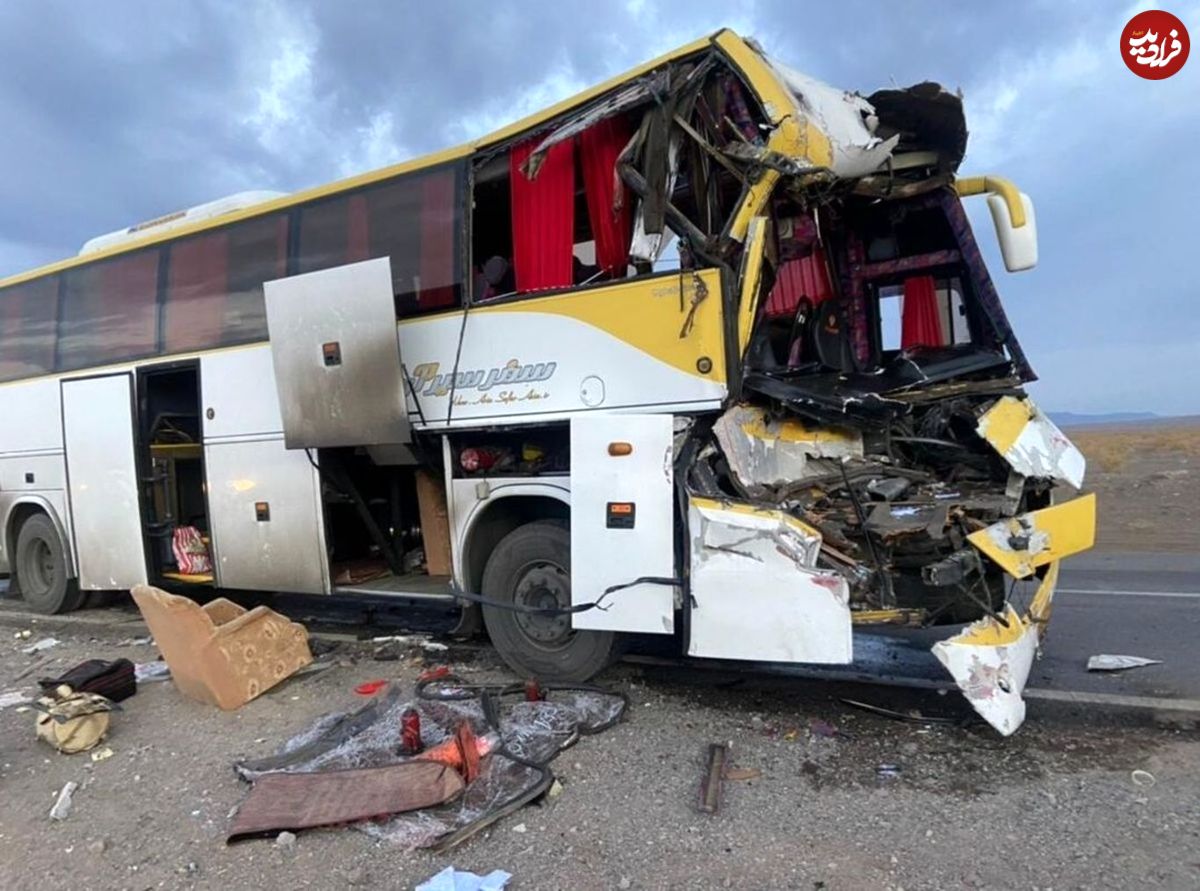 تصادف مرگبار اتوبوس و تریلر؛ ۱۹ زخمی و یک کشته