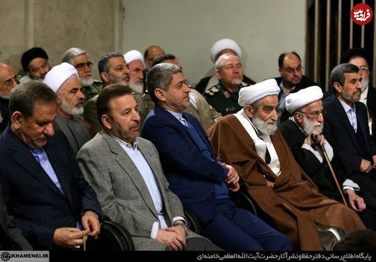عکس/ هم‌نشینی آیت‌الله جنتی و احمدی‌نژاد در دیدار با رهبر انقلاب