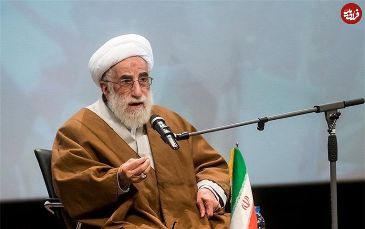 عکس؛ سفر در زمان؛ «آیت الله جنتی» در 56 سالگی در مجلس خبرگان؛ سال 1361