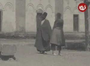 عکس| سفر زمان؛ تصویری از «سقاخانۀ میدان نقش جهان اصفهان» در دوران ناصرالدین شاه