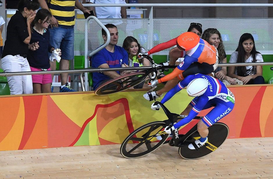 عکس/ حرکت عجیب یک دوچرخه‌سوار در المپیک ریو