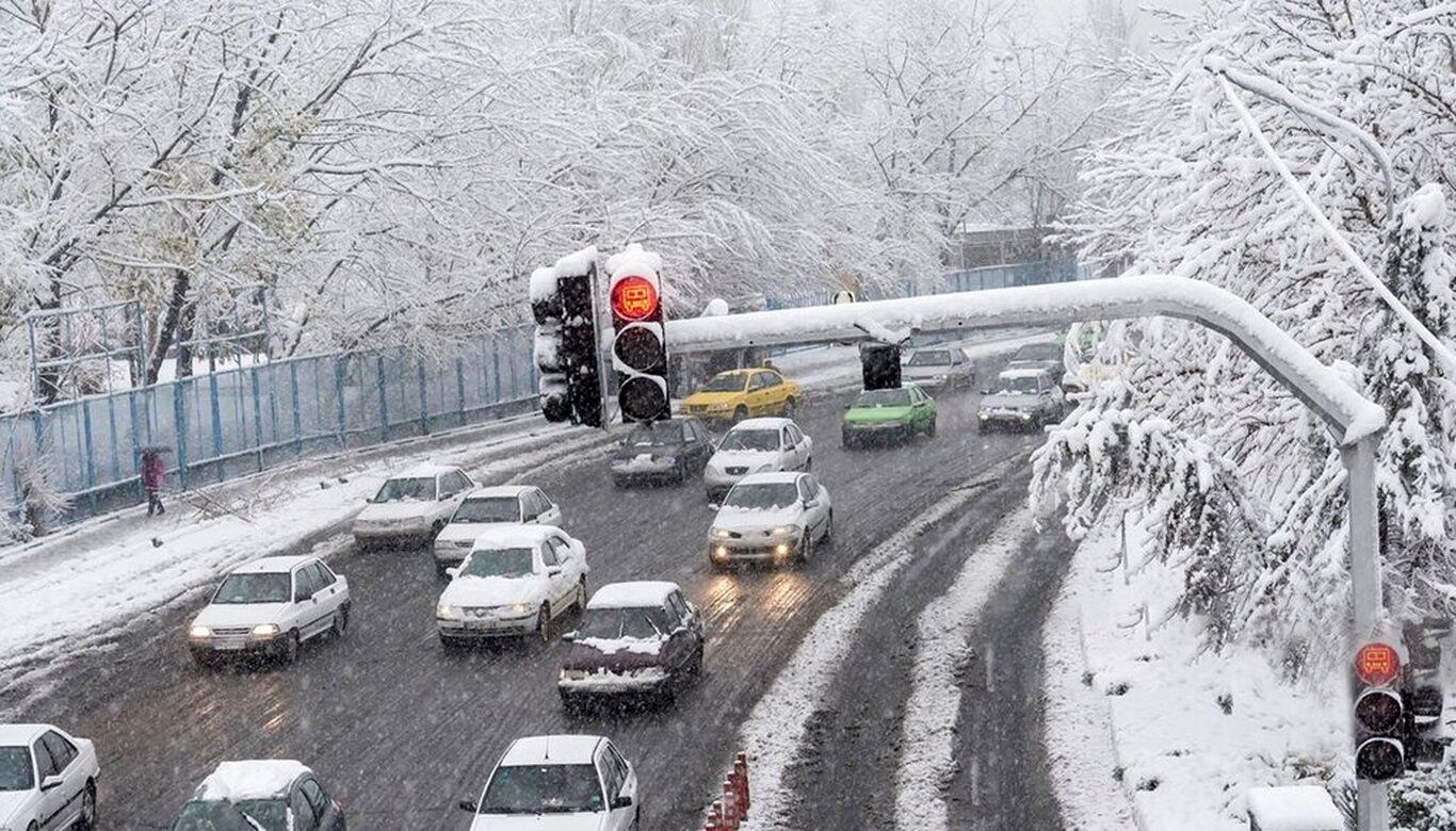 (ویدئو) نمایی از بارش سنگین برف در تهران