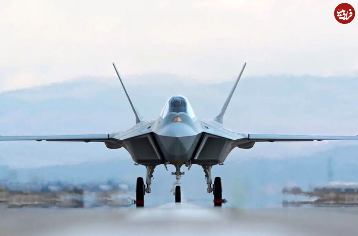 ترکیه از اولین جت جنگنده بومی خود، TF-X به همراه پهپاد پنهانکار Anka-۳ رونمایی کرد