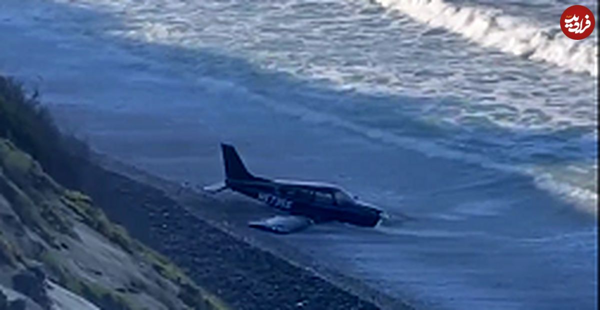 (ویدئو) فرود اضطراری یک هواپیما در ساحل