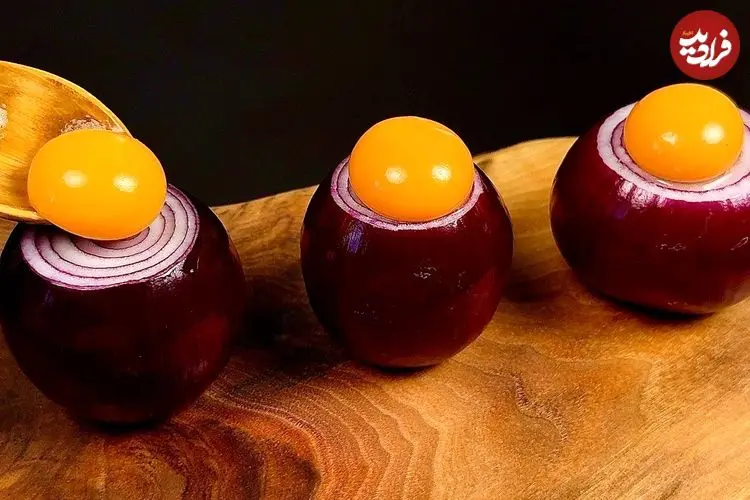 ببینید| با پیاز و تخم مرغ، این دلمه متفاوت و خوشمزه را درست کنید