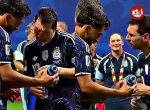 ببینید| رویارویی لیونل مسی با بطری آب عجیب دروازه‌بان انگلیس