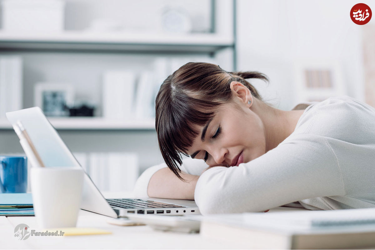 برای مقابله با کم خوابی در محیط کار چه کنیم؟
