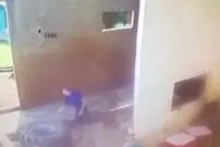 ویدیو/ انفجار مرگبار لاستیک در حین خاموش کردن آتش!