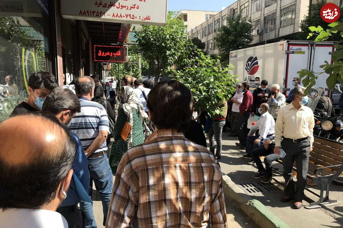 صف طولانی داروخانه‌ها و بازار سیاه داروی کرونا