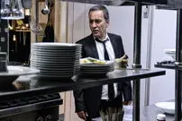 حمیدرضا آذرنگ در فیلم «قاتل اهلی»