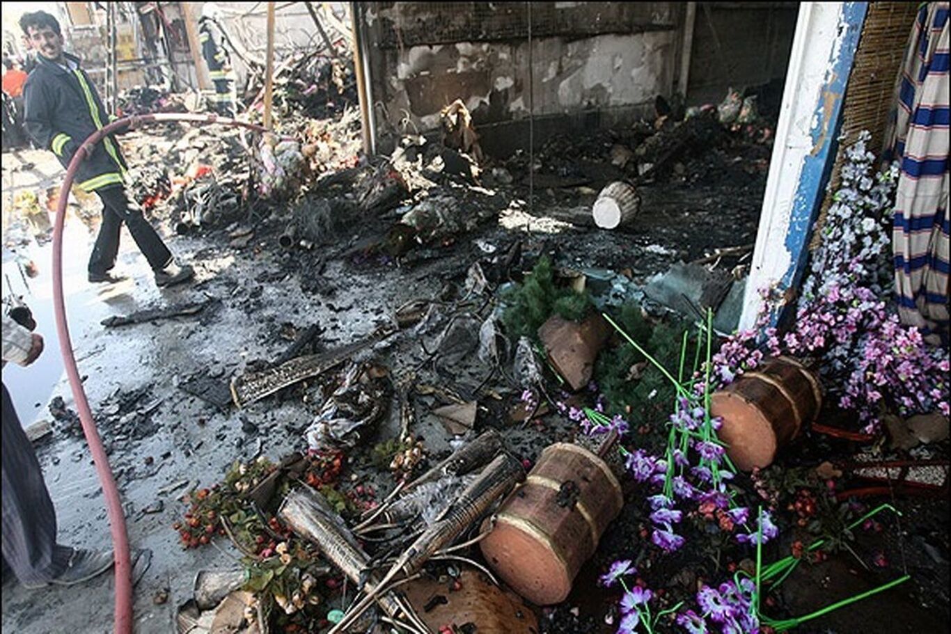 (ویدئو) بازار گل خاوران تهران در آتش سوخت