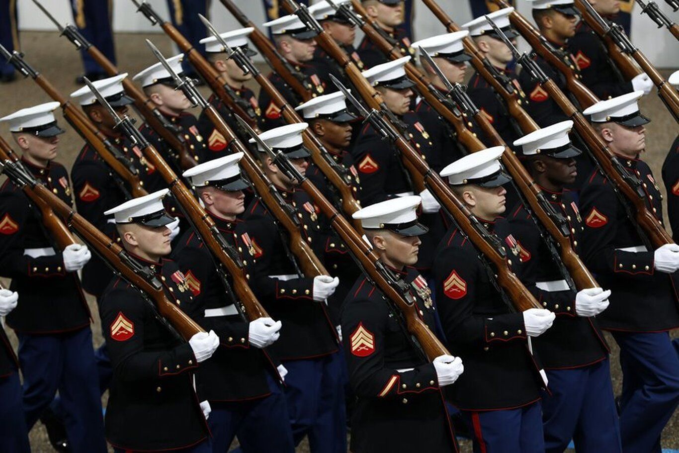 یک سوال عجیب؛ چرا آمریکا رژه نظامی برگزار نمی‌کند؟