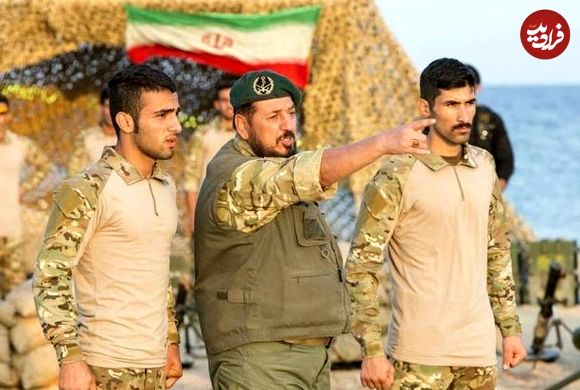 عکس؛ سفر به تاریخ؛ «فرماندۀ مسابقۀ فرمانده» در کنار «سردار سلیمانی»؛ دهۀ 70