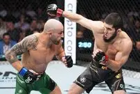 (ویدئو) اسلام ماخاچف، الکساندر وولکانوفسکی را در UFC ۲۸۴ شکست داد