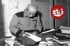سفر در زمان؛ دهخدا را چون مصدقی بود در جوی آب انداختند تا بگویند سکته کرد و مرد؛ درب دانشسرا را قفل کردند تا دانشجویان نتوانند در خاکسپاریش شرکت کنند